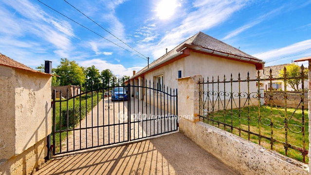 Eladó családi ház, Gávavencsellőn 17.5 M Ft, 2 szobás