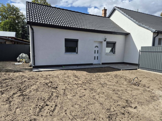 Eladó családi ház, Kiskunlacházán 39.9 M Ft, 1+2 szobás