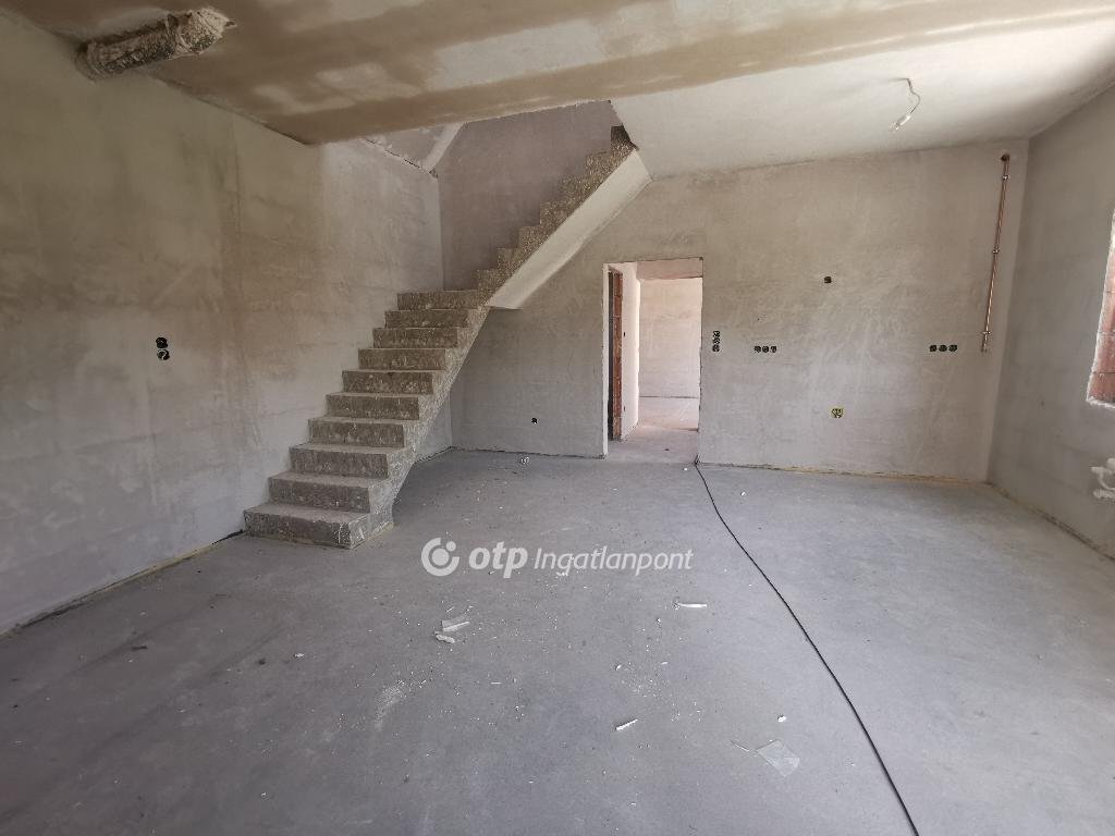 3 bed · 128m² · 76.000.000 ft