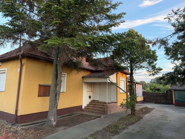 Eladó családi ház, Hosszúpályin 35 M Ft, 2 szobás