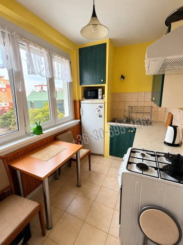 Eladó panellakás, Székesfehérvárott 48 M Ft, 2+1 szobás