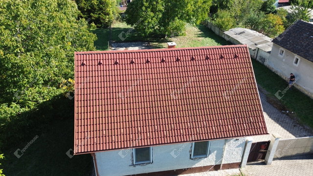 Eladó családi ház, Sarródon 44 M Ft, 1 szobás