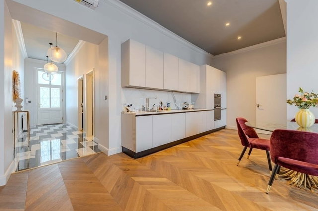 Eladó téglalakás, Budapesten, VI. kerületben 291.2 M Ft