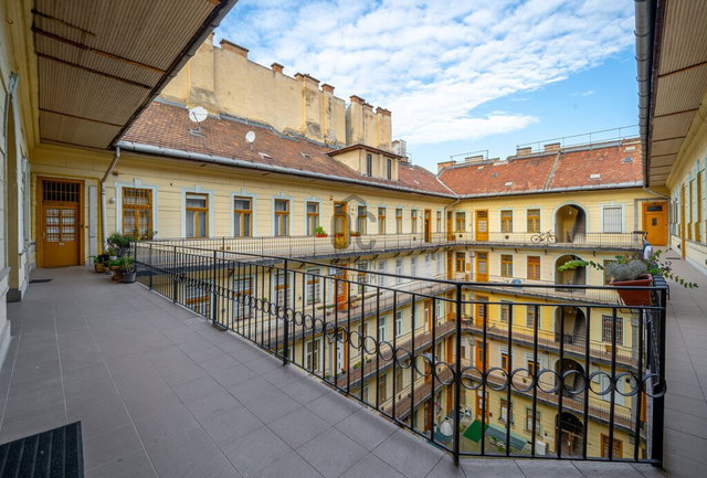 Eladó téglalakás, Budapesten, VI. kerületben 179.99 M Ft
