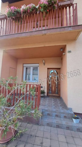 Eladó családi ház, Esztergomban, Gárdonyi Géza utcában 98 M Ft