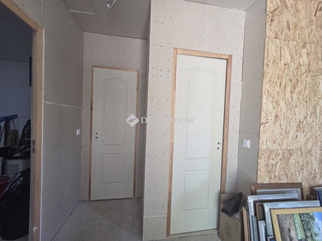 Eladó családi ház, Szolnokon, Eper utcában 22 M Ft, 2 szobás