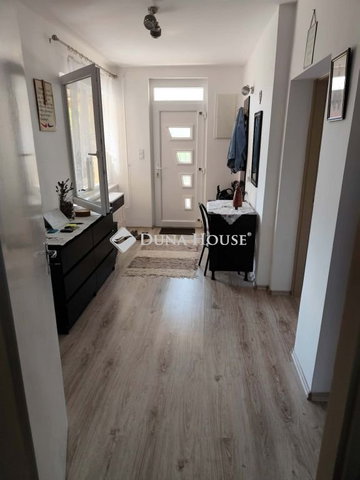 Eladó családi ház, Pápadereskén 48.99 M Ft, 3 szobás