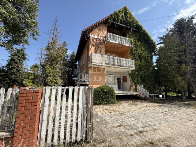 Eladó családi ház, Székesfehérvárott 129 M Ft, 7 szobás