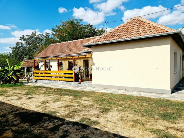 Eladó családi ház, Békéscsabán 58.9 M Ft, 3 szobás