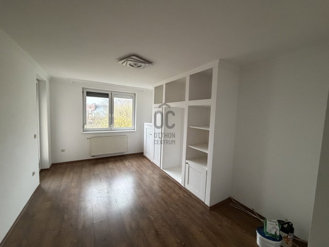Kiadó téglalakás, albérlet, Debrecenben 280 E Ft / hó, 3 szobás