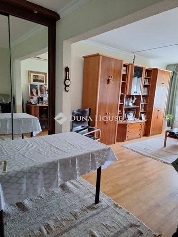 Eladó panellakás, Székesfehérvárott 63 M Ft, 3 szobás