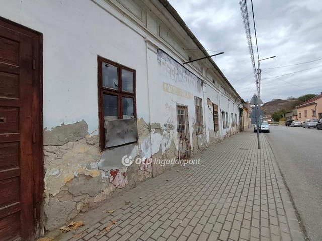 Eladó családi ház, Dunaföldváron 40 M Ft, 2+1 szobás