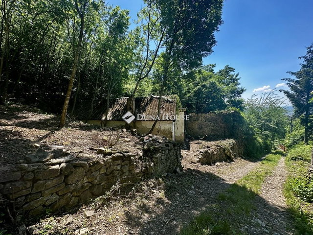 Eladó telek, Pécsett, Szkókó tető közben 15.6 M Ft