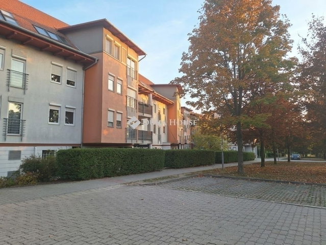 Eladó téglalakás, Budapesten, XVIII. kerületben 75 M Ft