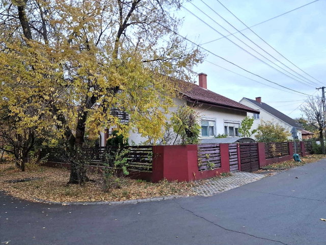 Eladó családi ház, Debrecenben 89 M Ft, 4 szobás