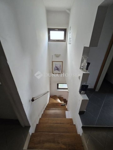 Eladó családi ház, Budapesten, XVI. kerületben 109.9 M Ft