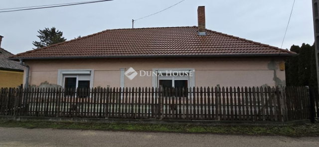 Eladó családi ház, Sárbogárdon 40 M Ft, 4 szobás