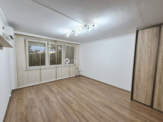 Eladó panellakás, Kecskeméten 39.9 M Ft, 1 szobás
