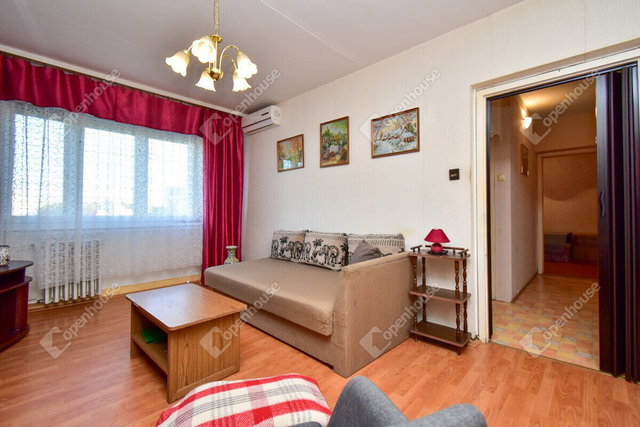 Eladó panellakás, Szegeden 41.999 M Ft, 2 szobás