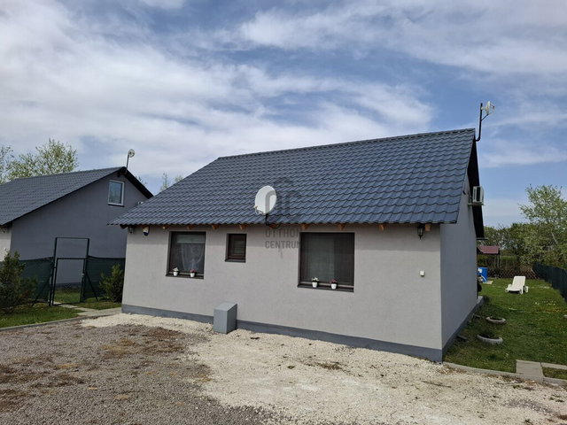 Eladó nyaraló, Békésszentandráson 130 M Ft, 4 szobás