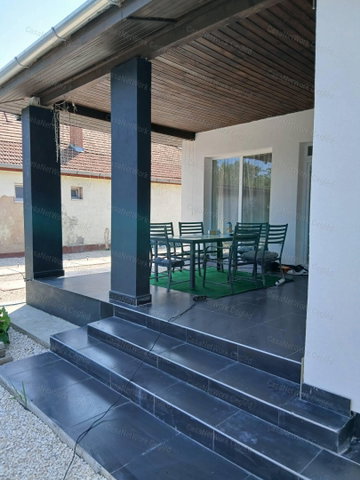 Eladó családi ház, Cegléden 99.9 M Ft, 4 szobás