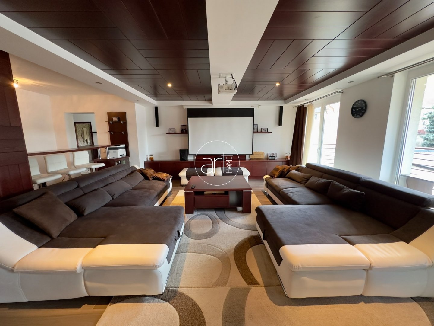 5 bed · 300m² · 726.000 ft