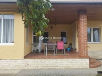 Eladó családi ház, Csákváron 108 M Ft, 4 szobás