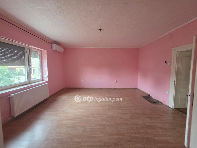 Eladó családi ház, Csöngén 18.9 M Ft, 3 szobás