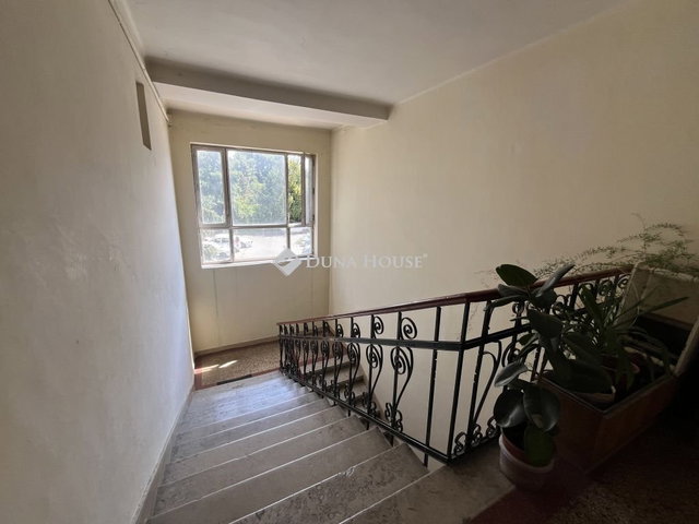 Eladó téglalakás, Zalaegerszegen, Csány László téren 32 M Ft