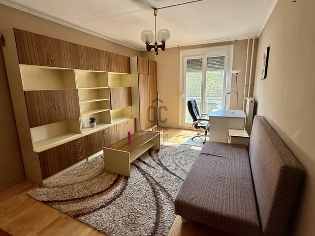 Eladó panellakás, Pécsett, Gosztonyi Gyula utcában 40.9 M Ft
