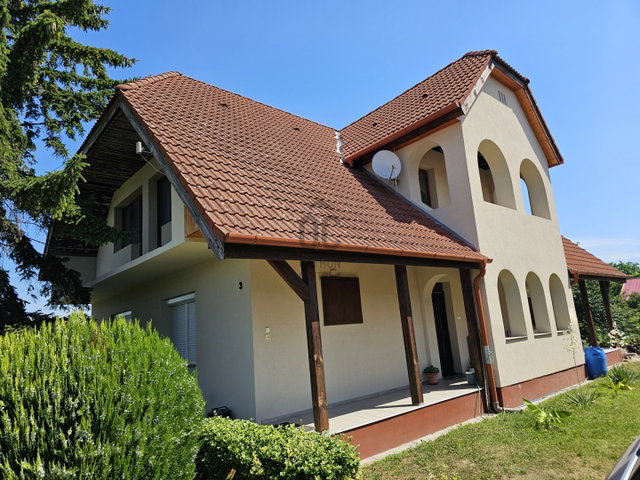 Eladó családi ház, Látrányon 64.9 M Ft, 4 szobás