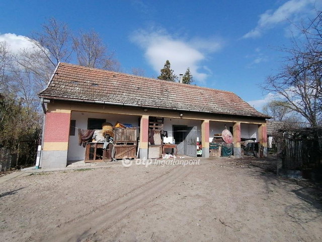 Eladó mezogazdasagi ingatlan, Kiskőrösön 10 M Ft, 3 szobás