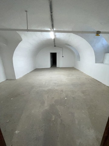 Eladó ipari ingatlan, Pécsett, Búza téren 30.99 M Ft, 5 szobás