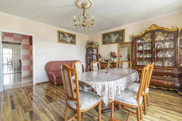 Eladó panellakás, Székesfehérvárott, Budai úton 49.9 M Ft