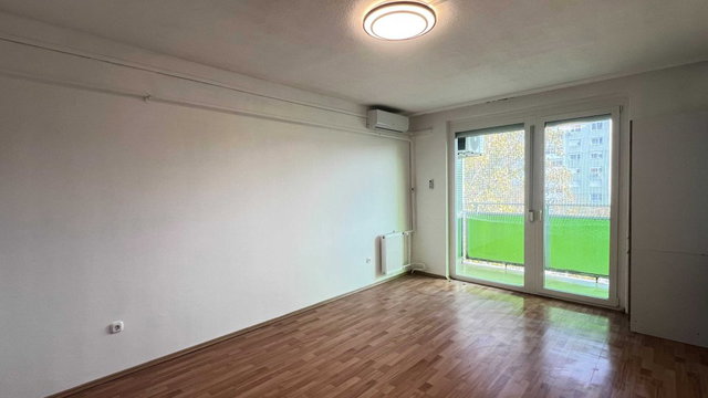 Kiadó panellakás, albérlet, Egerben 100 E Ft / hó, 1 szobás
