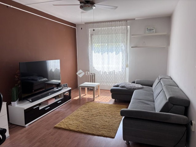 Eladó panellakás, Pécsett, Visnya Ernő utcában 53.9 M Ft