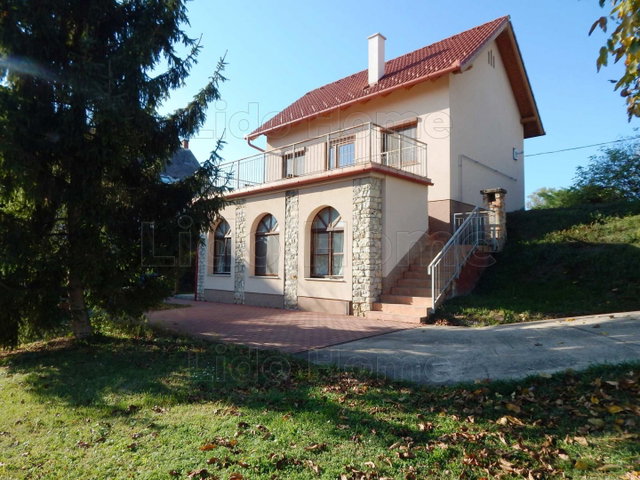 Eladó családi ház, Balatonfüreden 115 M Ft, 3 szobás