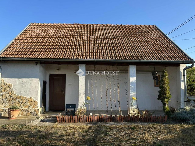 Eladó családi ház, Tápiószentmártonon 19 M Ft, 1 szobás