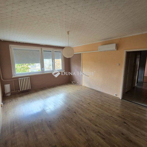 Kiadó panellakás, albérlet, Kecskeméten 150 E Ft / hó, 2 szobás