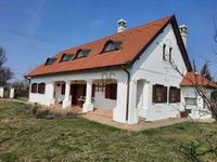Eladó családi ház, Kiskunlacházán 170 M Ft, 4 szobás