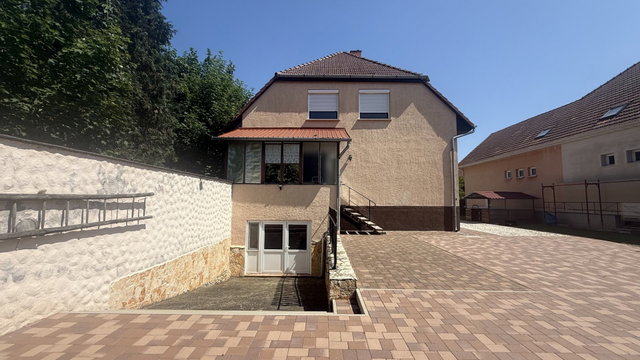 Eladó családi ház, Bükön 87.5 M Ft, 7 szobás
