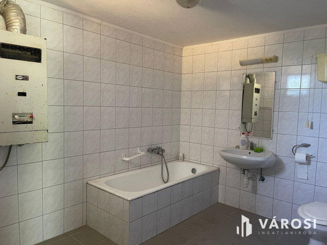 Eladó családi ház, Kamuton 9.9 M Ft, 1 szobás