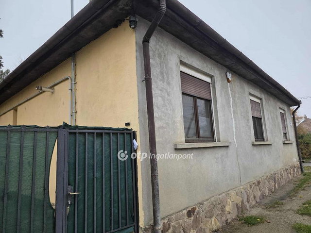 Eladó családi ház, Veresegyházon 128 M Ft, 6 szobás
