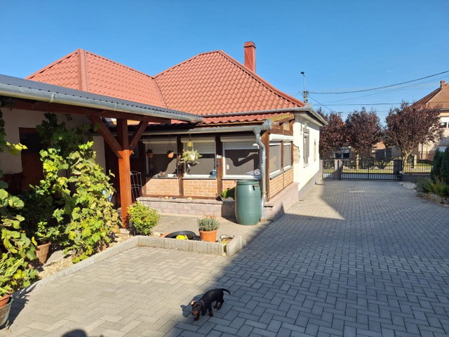 Eladó családi ház, Zalaapátin 65 M Ft, 2 szobás