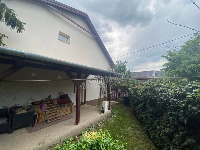 Eladó családi ház, Vácon 155 M Ft, 6 szobás