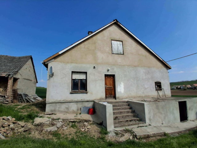 Eladó családi ház, Gadácson 29.99 M Ft, 3+1 szobás