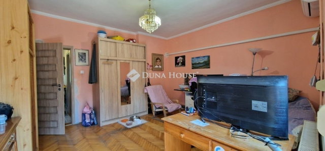 Eladó téglalakás, Balatonalmádiban 88 M Ft, 4 szobás