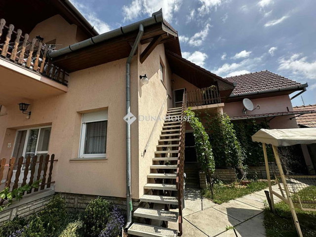 Eladó családi ház, Siófokon 155 M Ft, 8 szobás