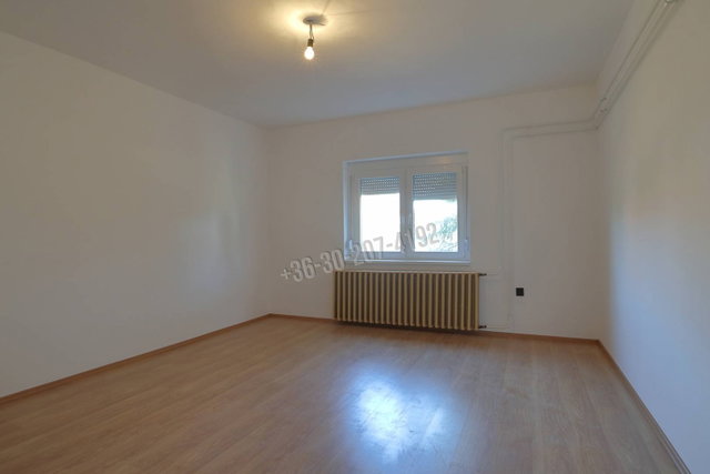 Eladó családi ház, Szatymazon 69.9 M Ft, 2 szobás