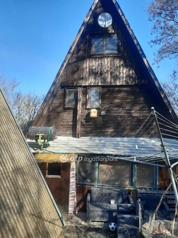 Eladó nyaraló, Kulcson 16.5 M Ft, 2 szobás / költözzbe.hu